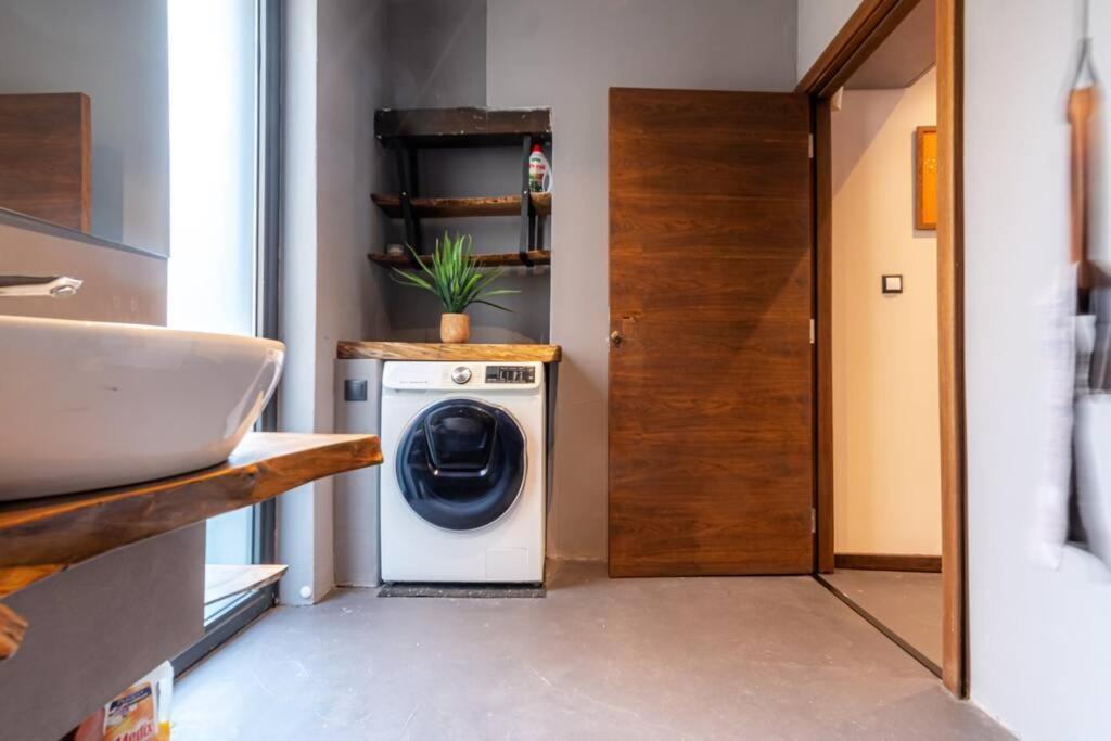 Top Central Design, 2 Bedroom, Ndk, Free Secured Parking Софія Екстер'єр фото